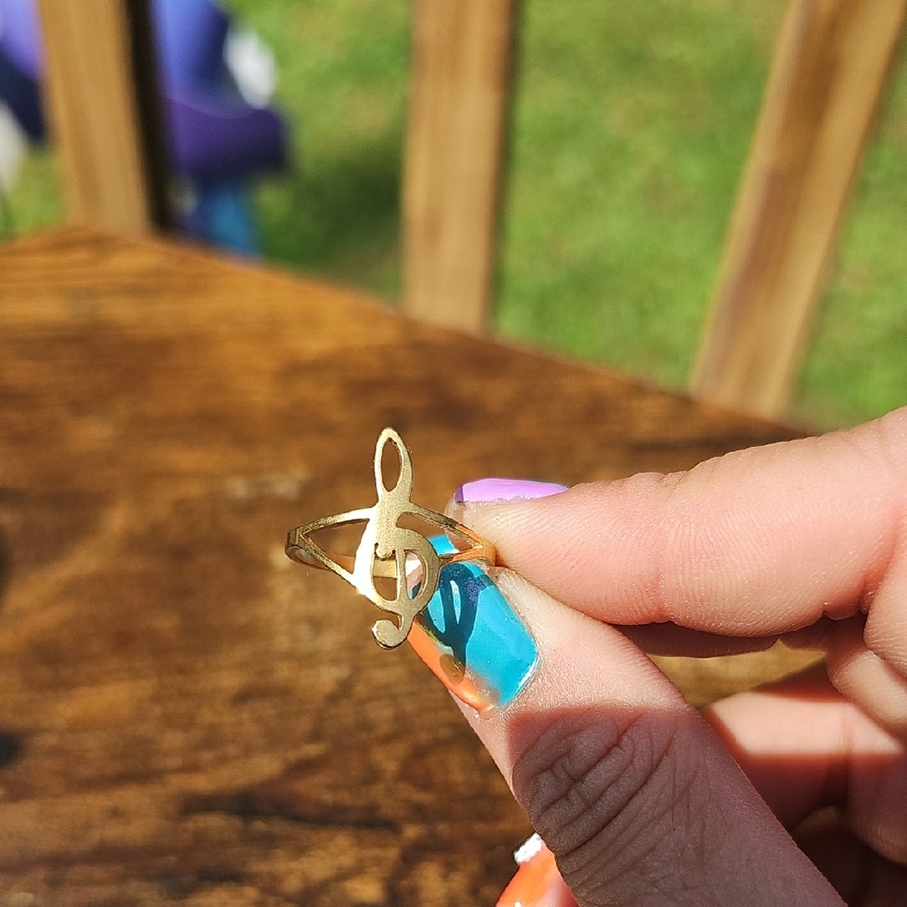 Gold Treble Clef Ring